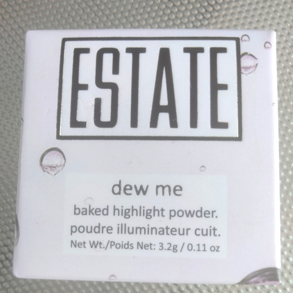 Estate baked highlight powder in Lit